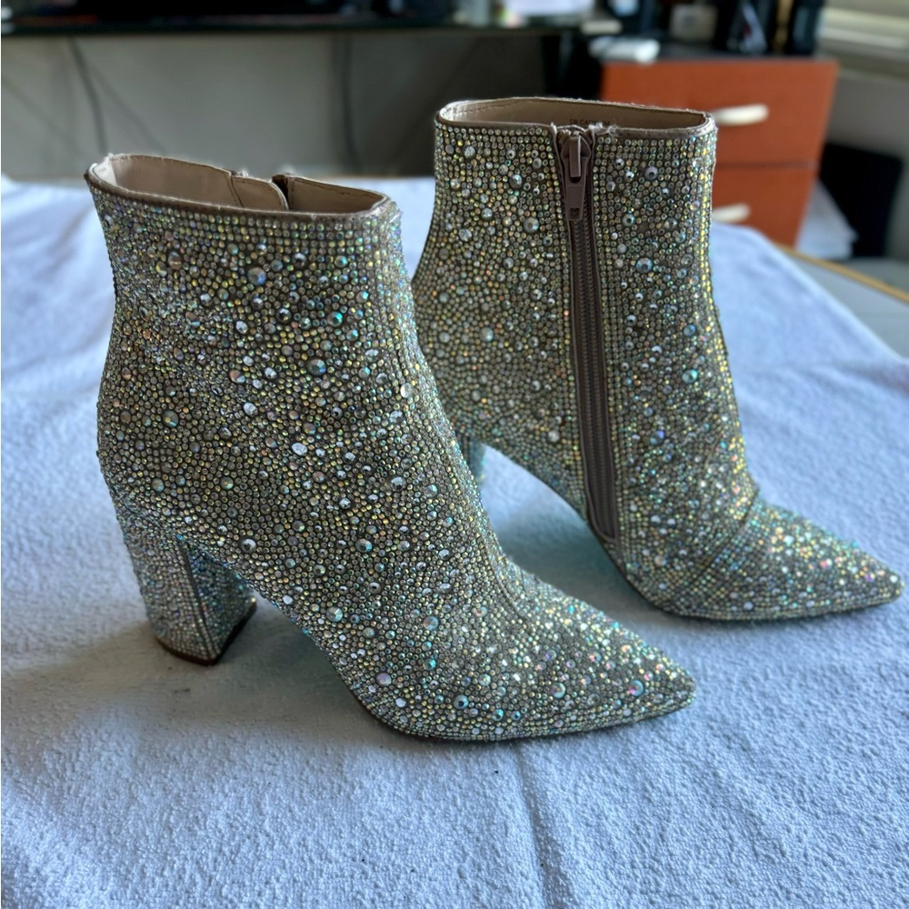 Betsey Johnson Cady Rhinestone.  Size 6.  Used condition- good.  No box